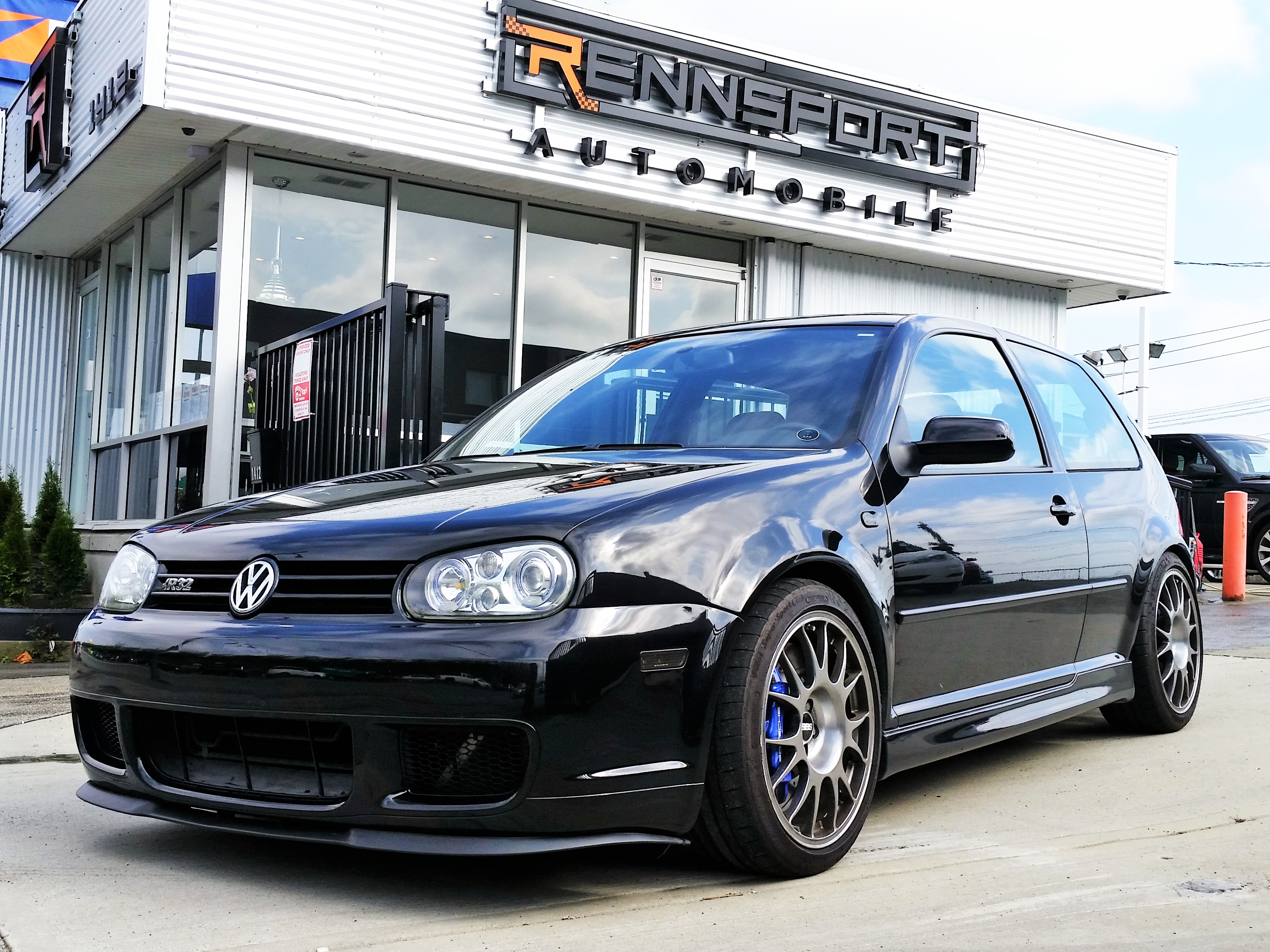 2004 VW Golf R32 Rennsport Automobile